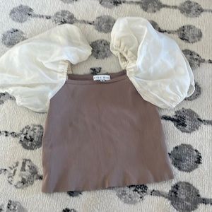 Crop top with puff sleeves